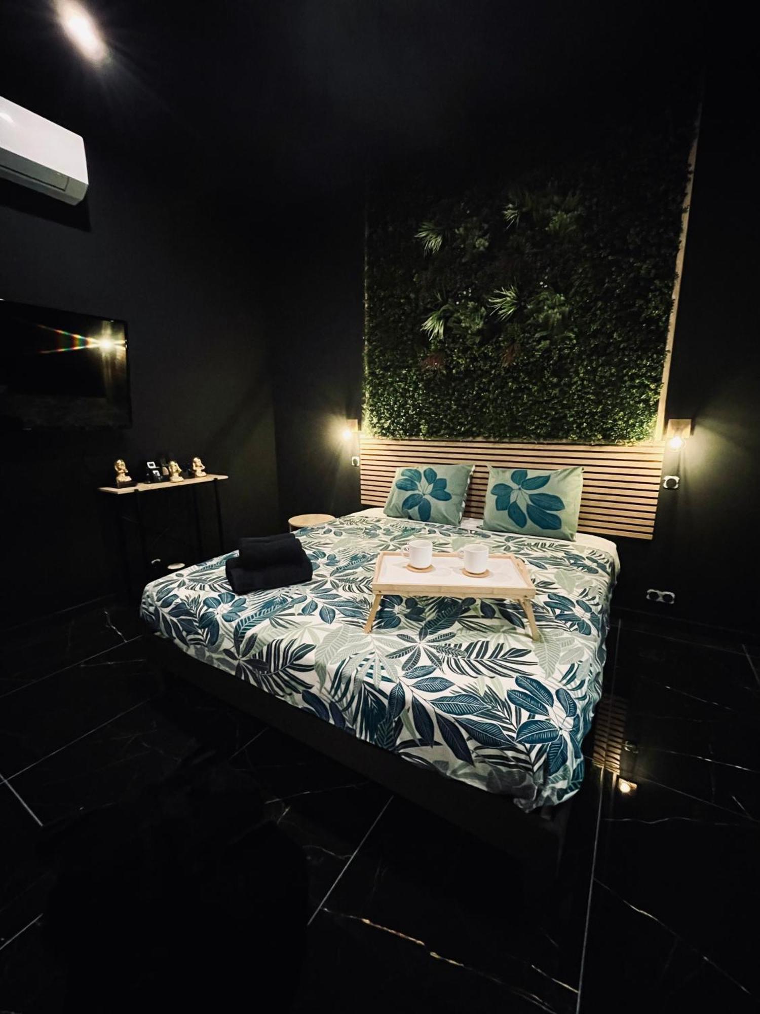 Jungle Love Room De L Hermitage Турнон-сюр-Рон Екстериор снимка