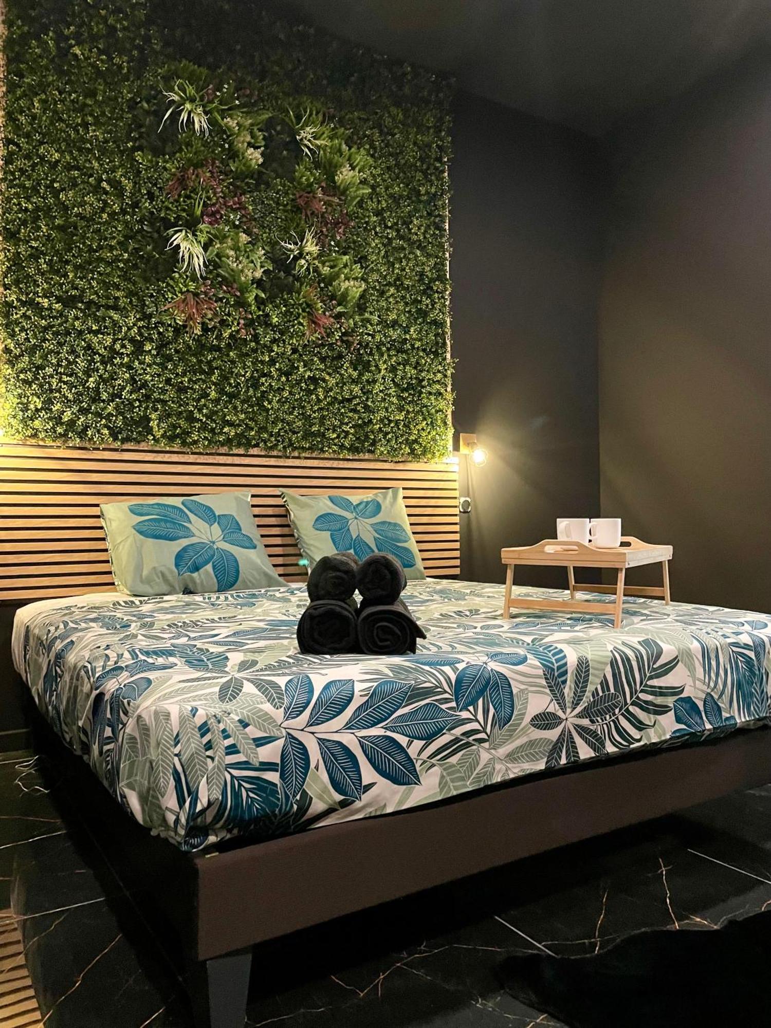 Jungle Love Room De L Hermitage Турнон-сюр-Рон Екстериор снимка