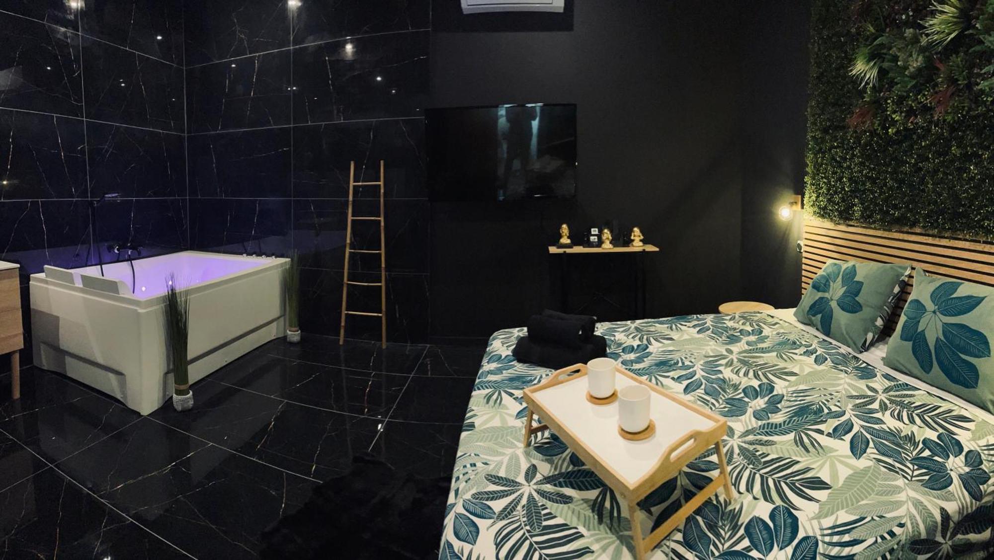 Jungle Love Room De L Hermitage Турнон-сюр-Рон Екстериор снимка