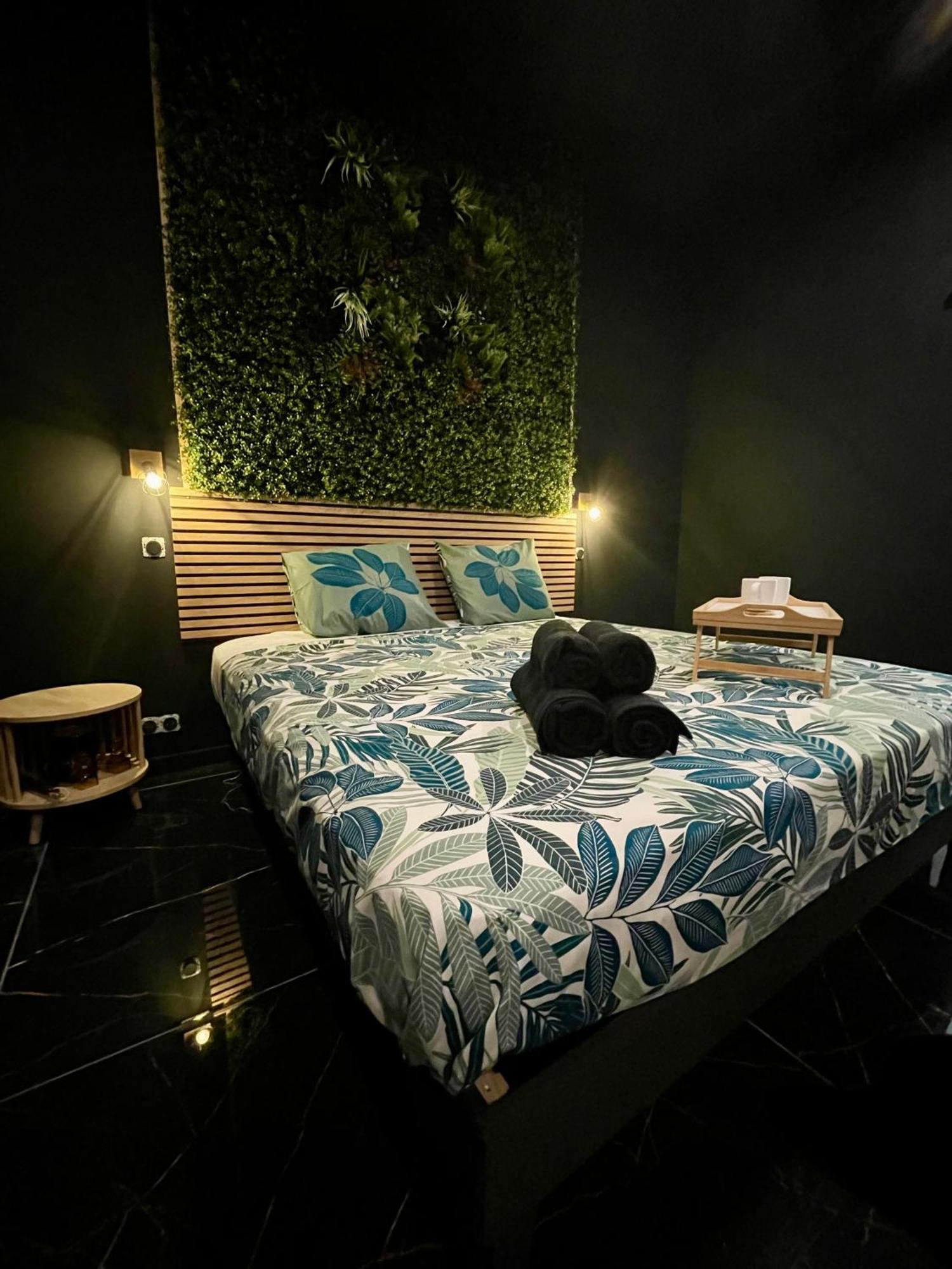 Jungle Love Room De L Hermitage Турнон-сюр-Рон Екстериор снимка