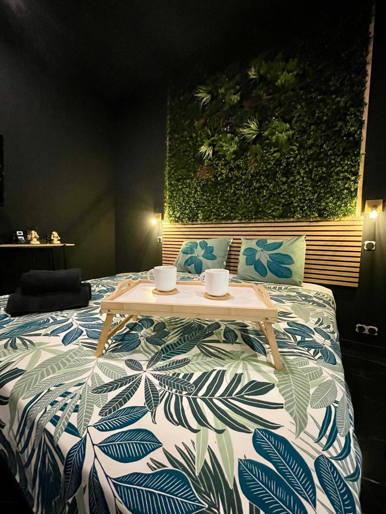 Jungle Love Room De L Hermitage Турнон-сюр-Рон Екстериор снимка